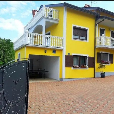 House Mira * Buje